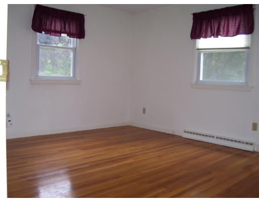 12 Manwell Road Chelmsford, MA 01824 - Photo 3 of 11