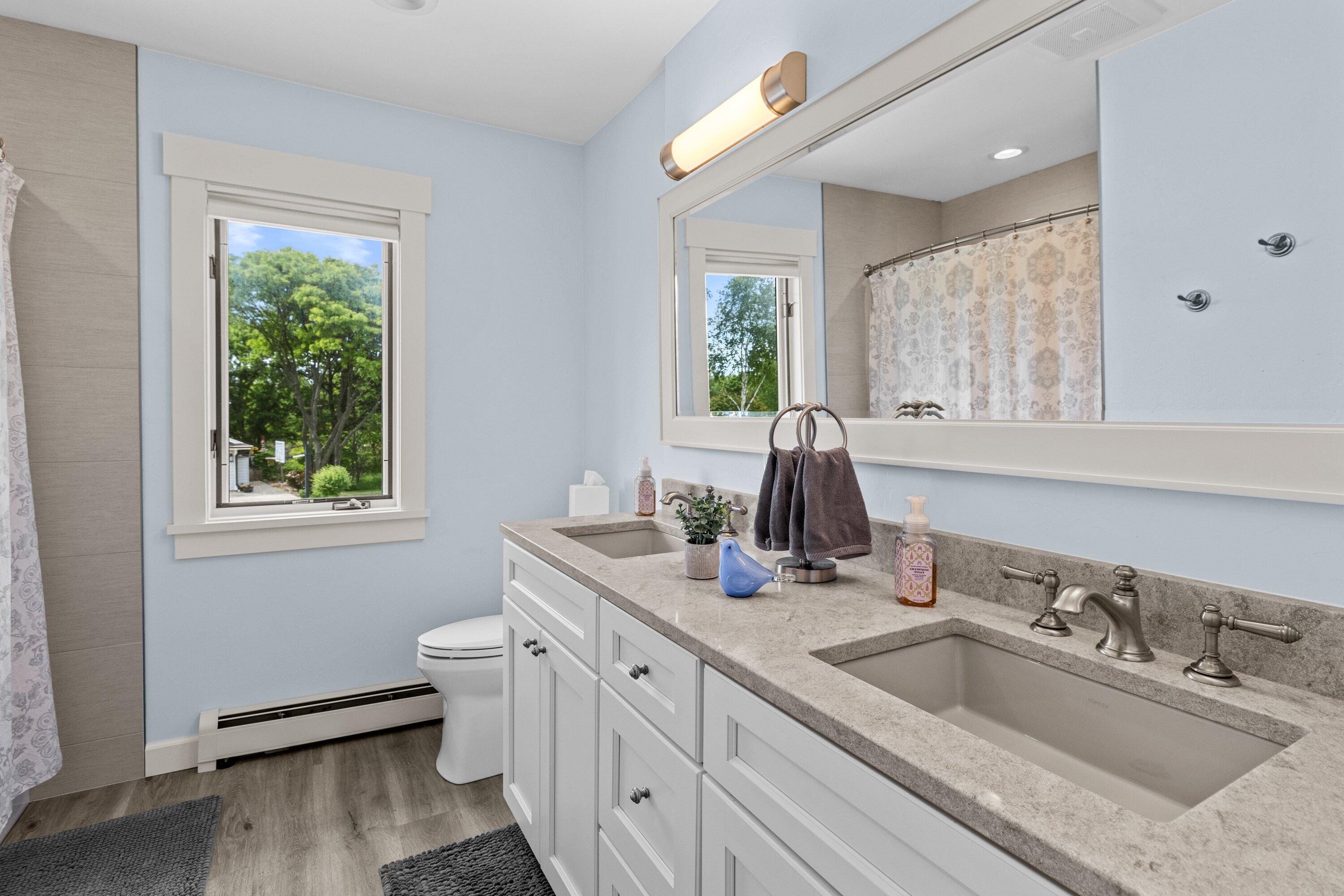 W318N377 Whitetail Run Delafield, WI 53018 - Photo 47 of 61 2nd Bathroom