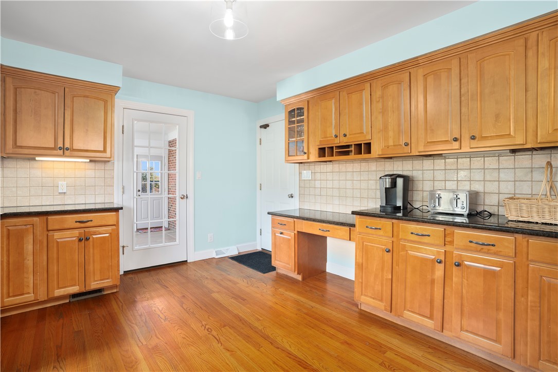 285 School Street Lincoln, RI 02865 - Photo 13 of 44