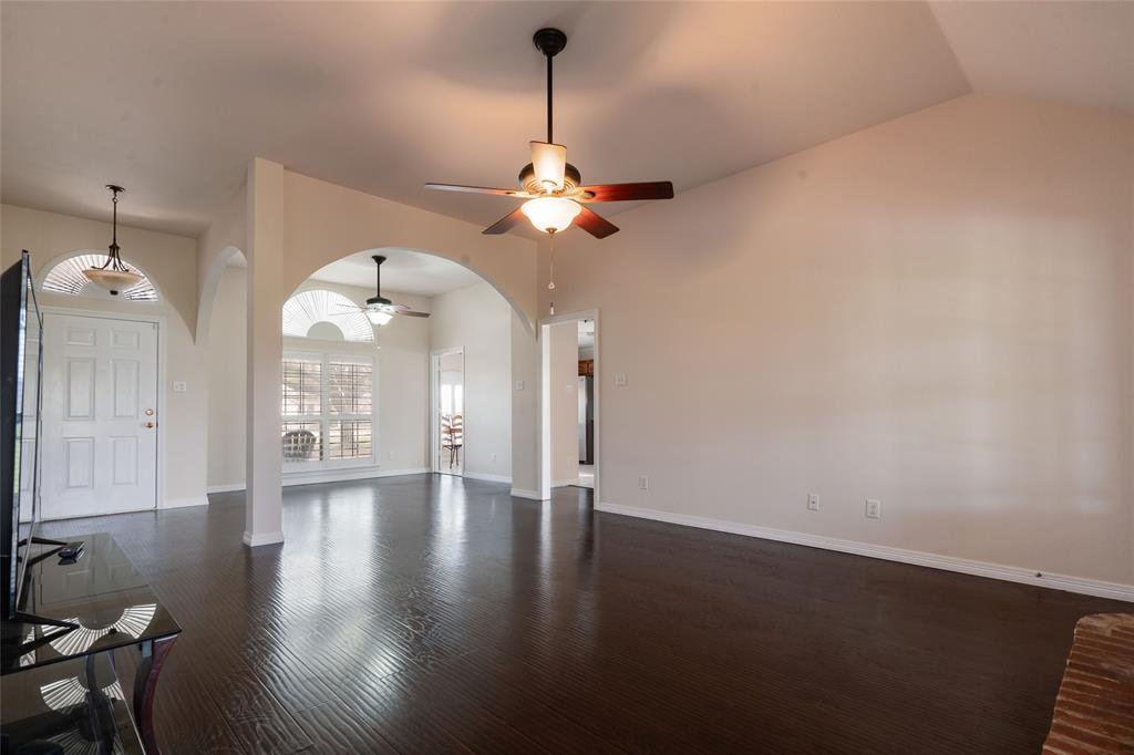 111 Fox Trail Red Oak, TX 75154 - Photo 4 of 27