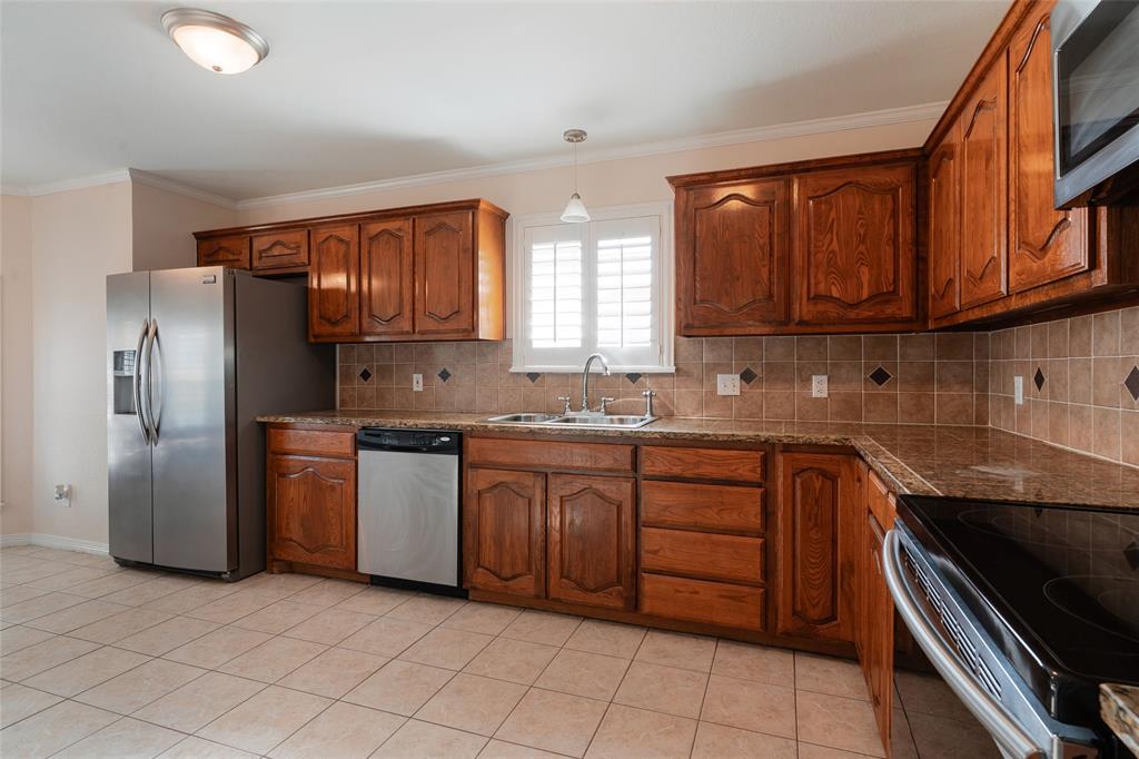 111 Fox Trail Red Oak, TX 75154 - Photo 9 of 27