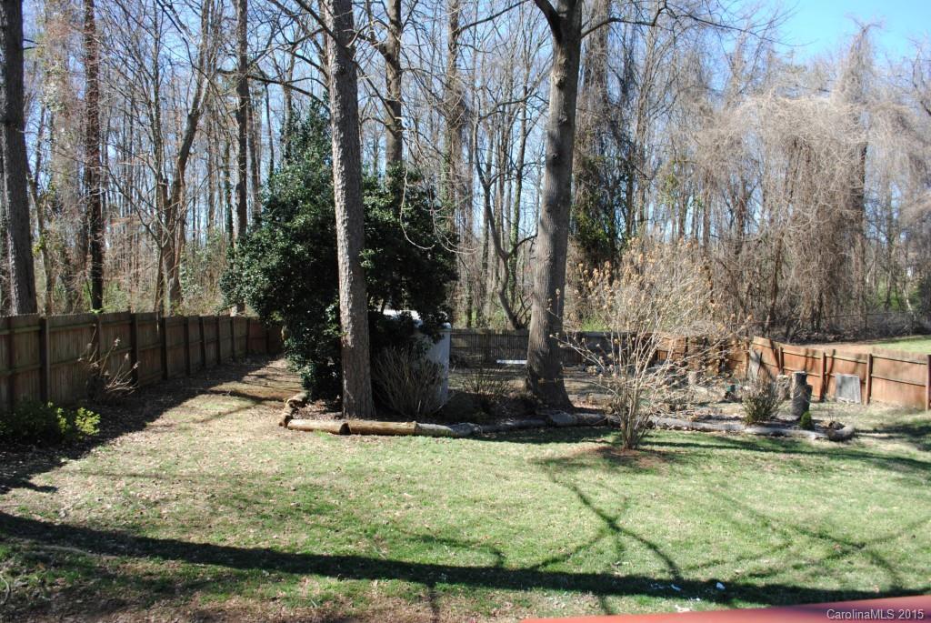 2057 Eaton Road Charlotte, NC 28205 - Photo 12 of 13 a view of a backyard