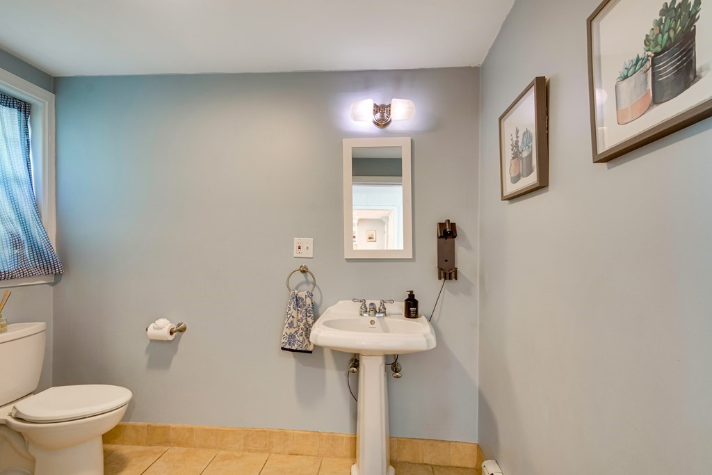 25 Gaskins Road Milton, MA 02186 - Photo 8 of 20 Gallery Image 8