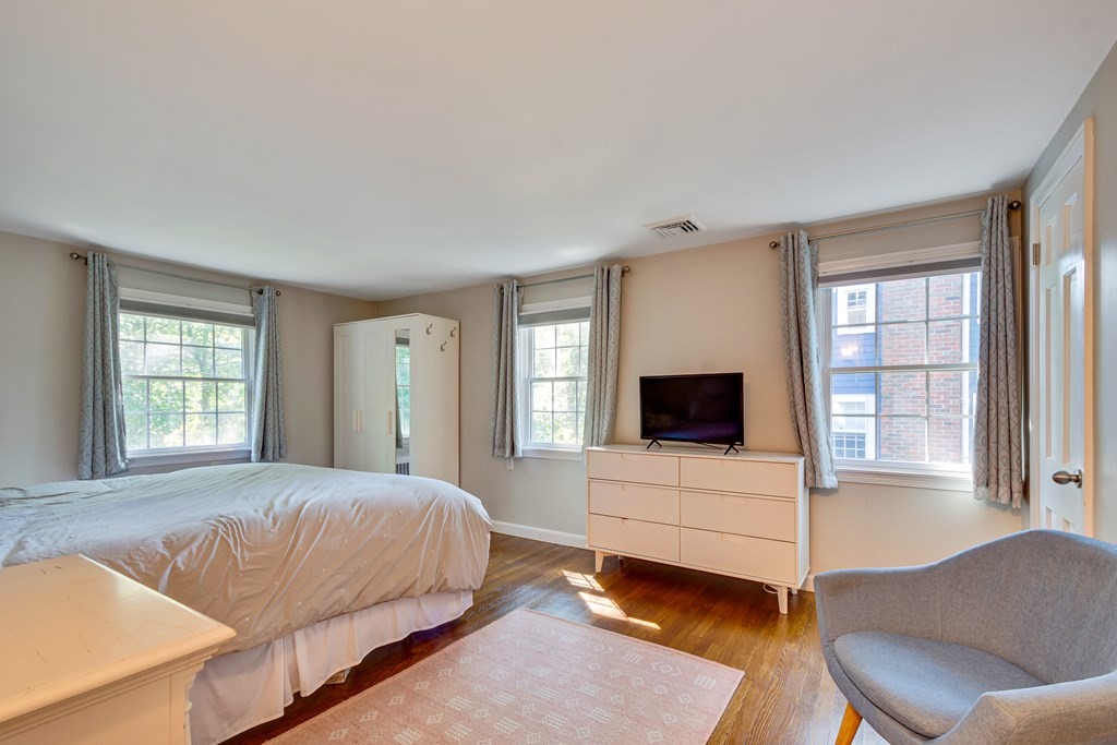 25 Gaskins Road Milton, MA 02186 - Photo 9 of 20 Gallery Image 9