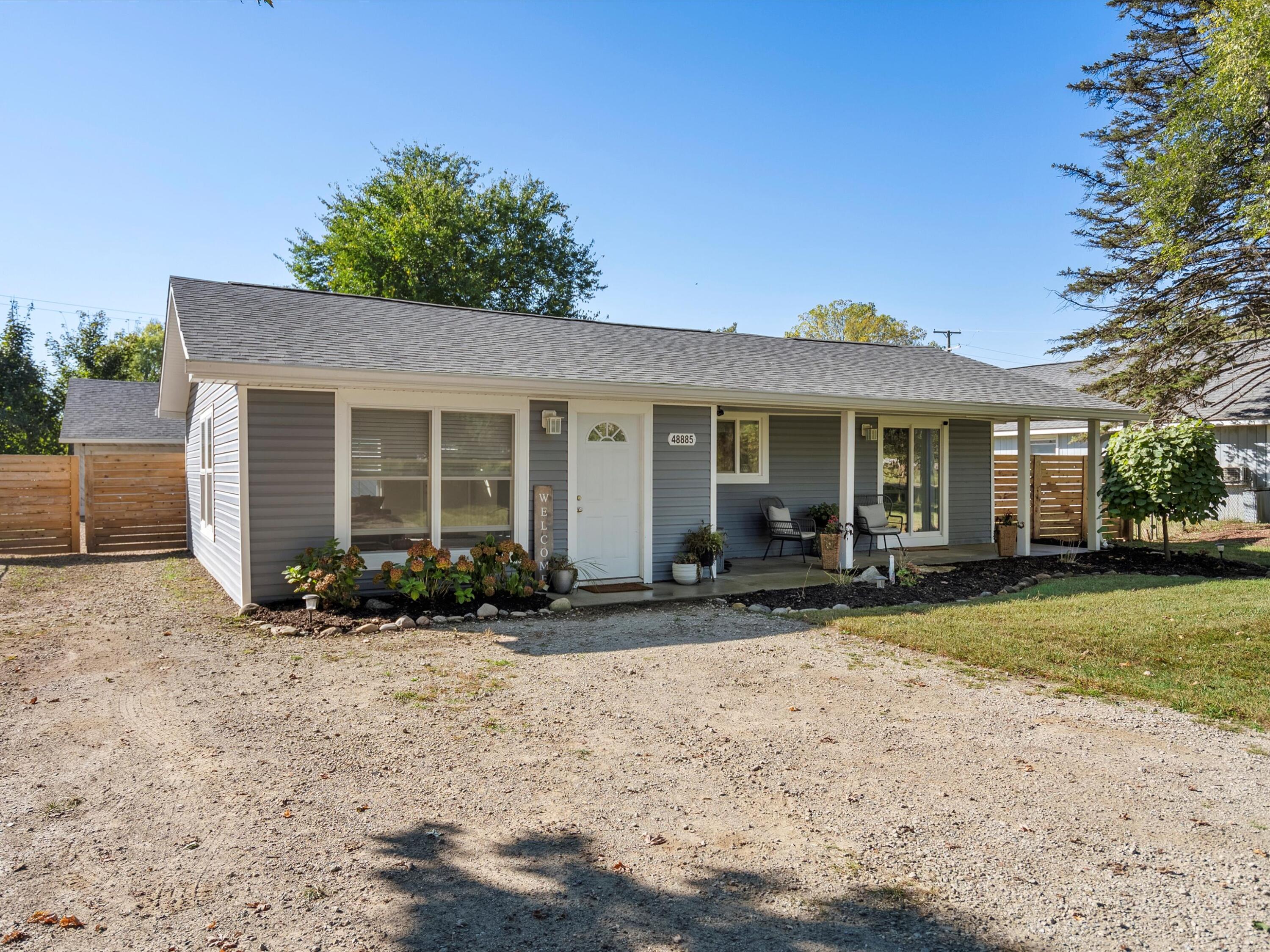 48885 Bemis Road Belleville, MI 48111 - Photo 2 of 30 02-DSC09654