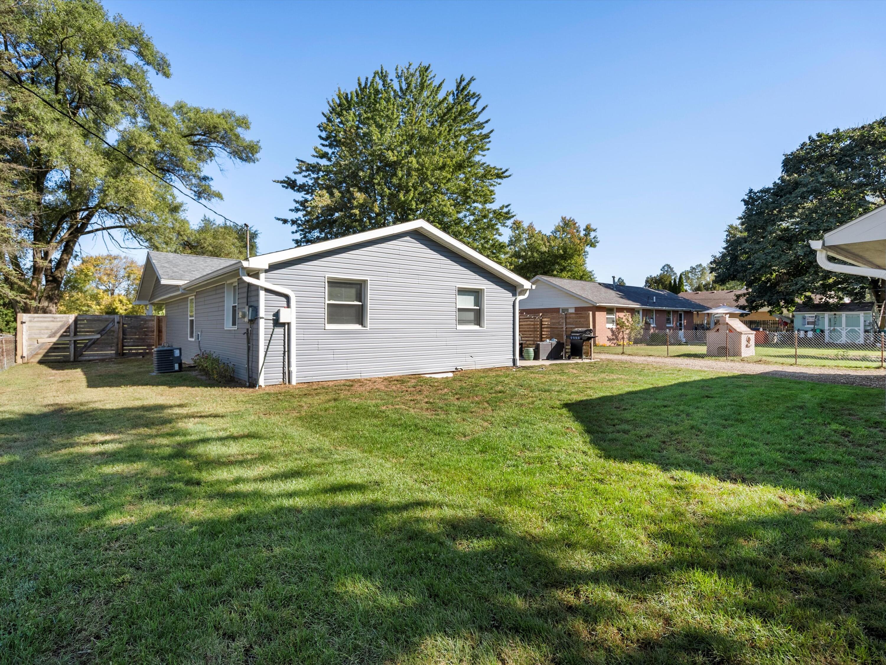 48885 Bemis Road Belleville, MI 48111 - Photo 25 of 30 33-DSC09689