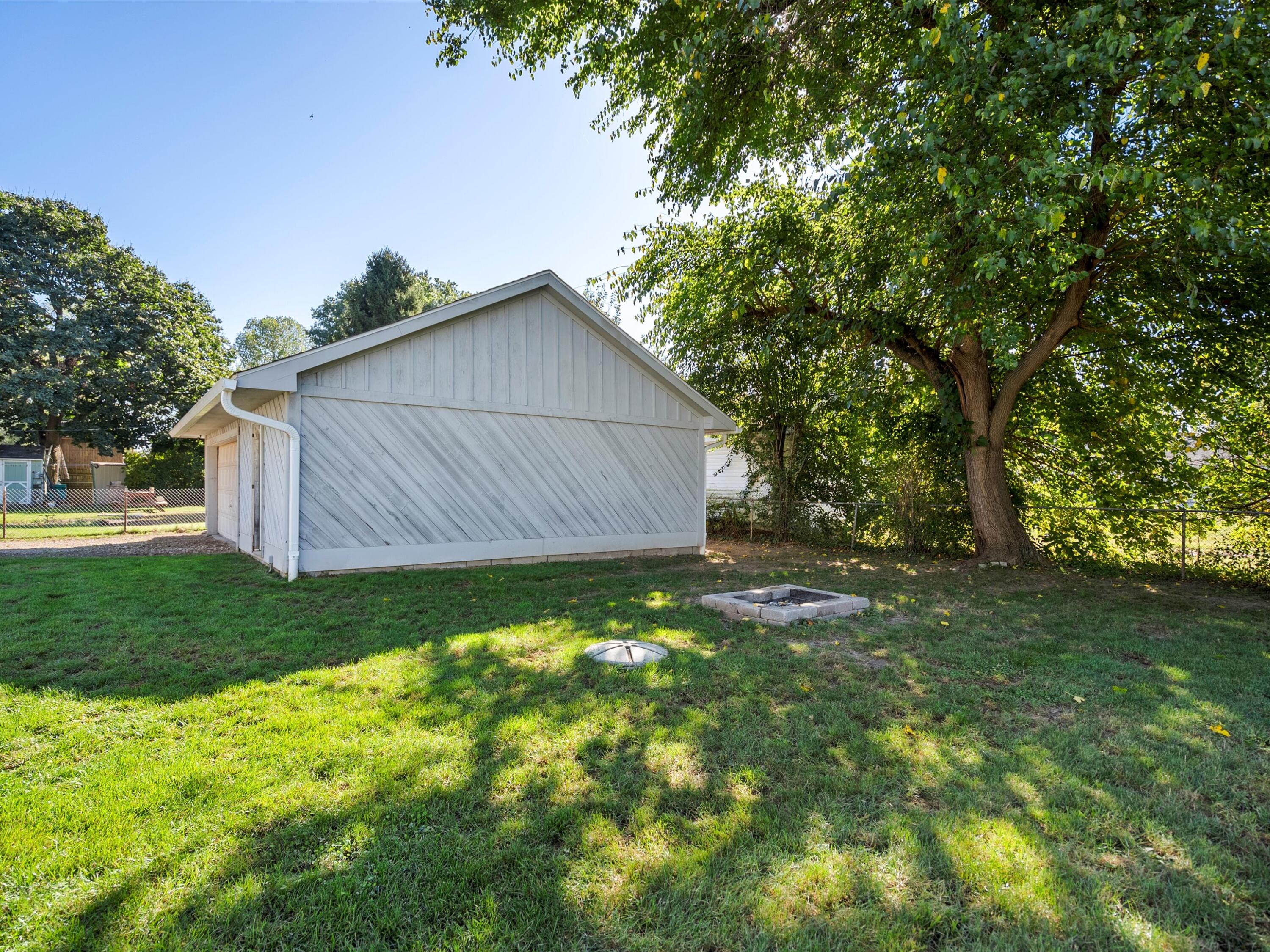 48885 Bemis Road Belleville, MI 48111 - Photo 26 of 30 34-DSC09684