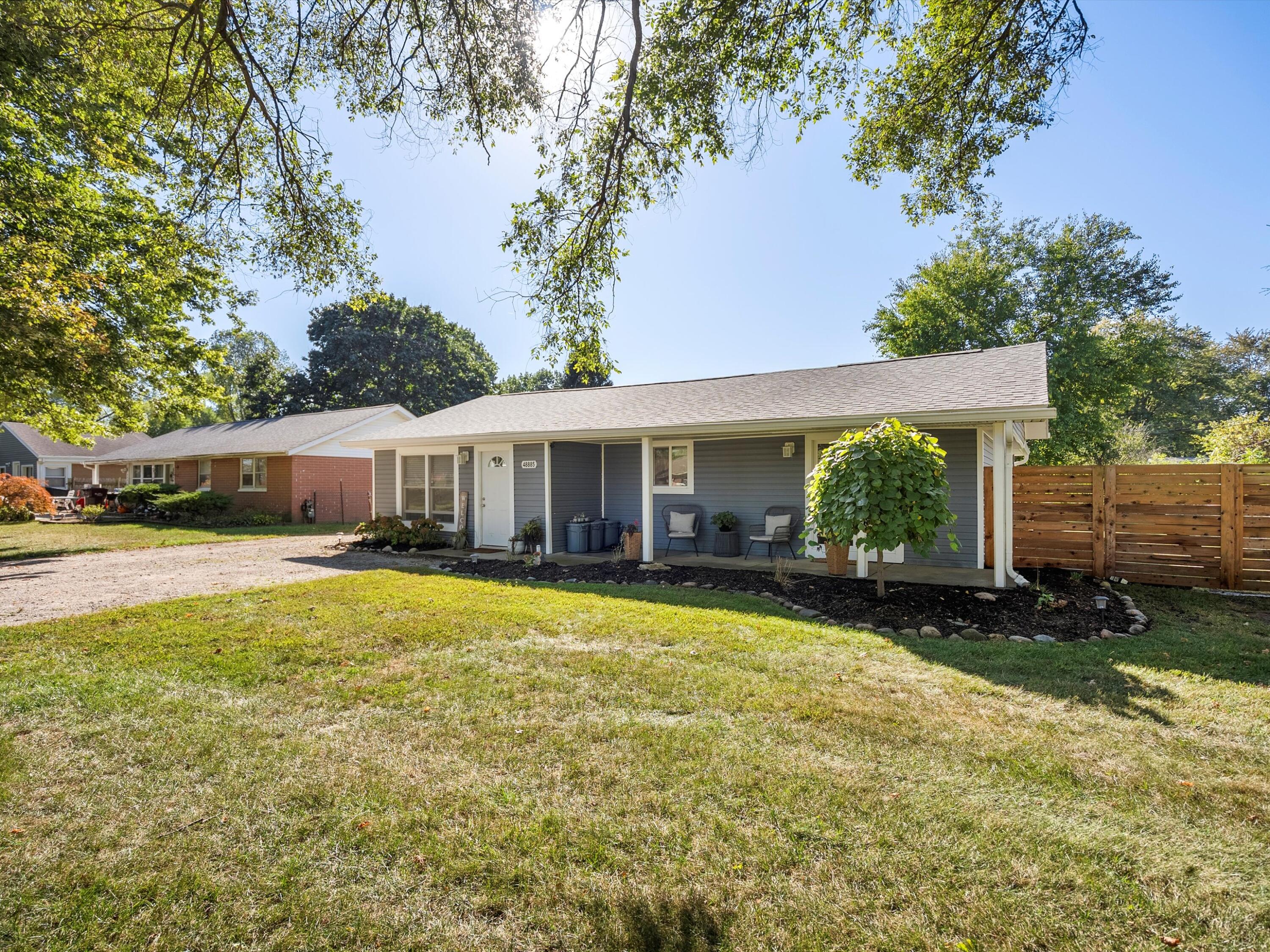 48885 Bemis Road Belleville, MI 48111 - Photo 3 of 30 03-DSC09664