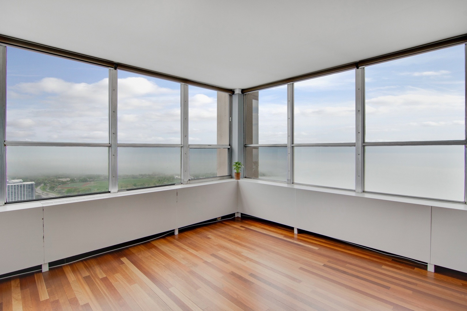 655 West Irving Park Road, Unit 5210 Chicago, IL 60613 - Photo 3 of 27