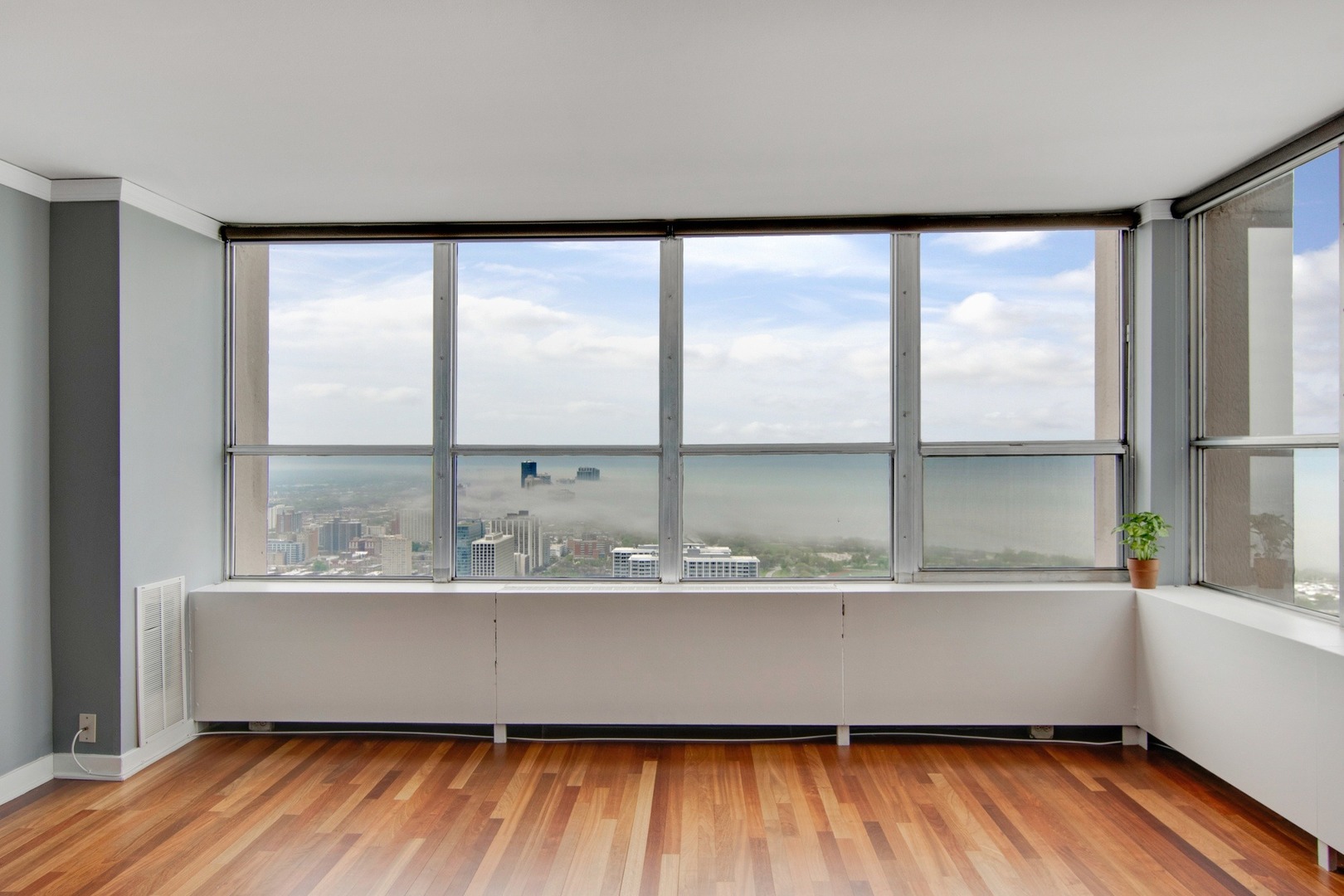 655 West Irving Park Road, Unit 5210 Chicago, IL 60613 - Photo 5 of 27