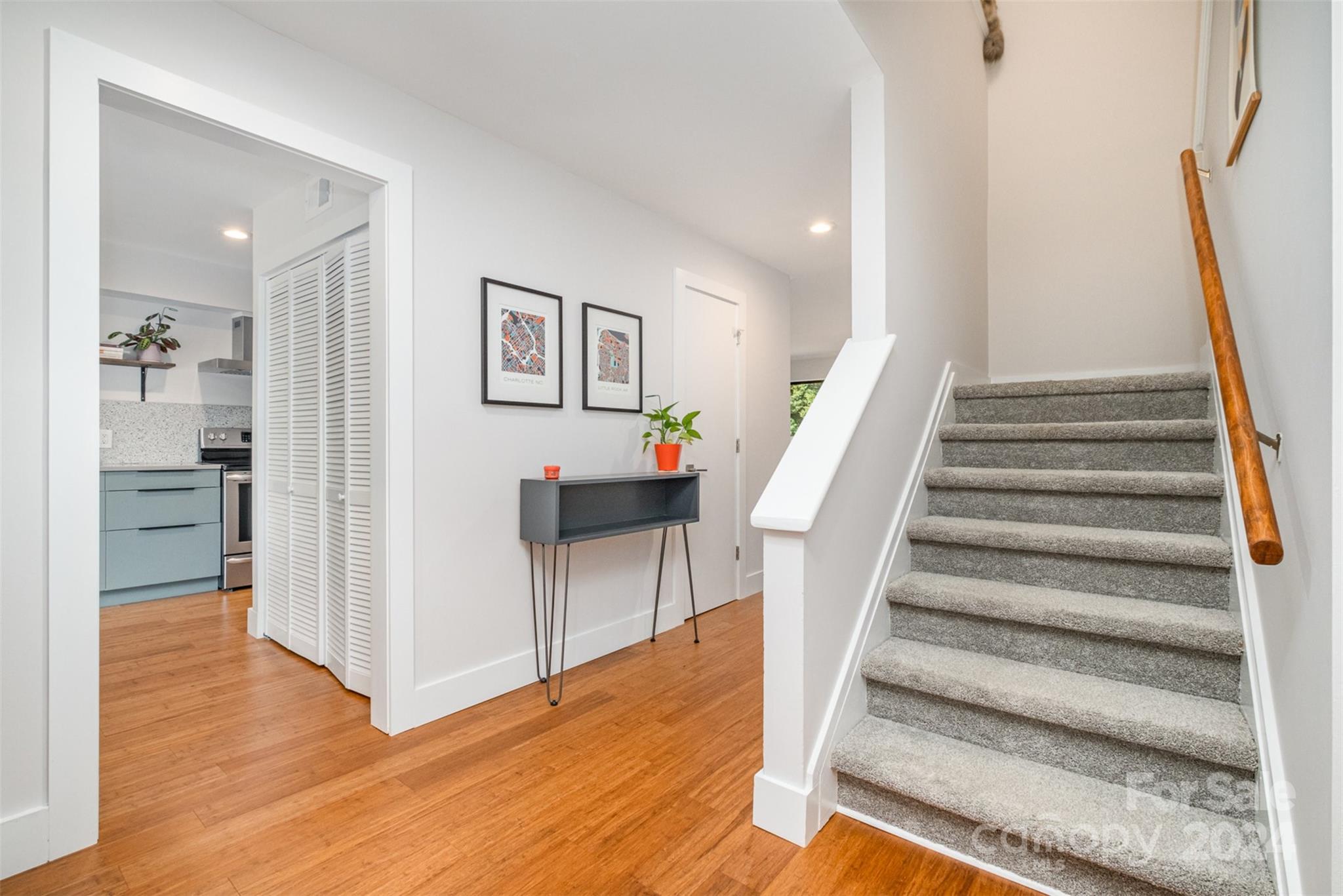 5809 Sharon Road, Unit D Charlotte, NC 28210 - Photo 3 of 24 Gallery Image 3
