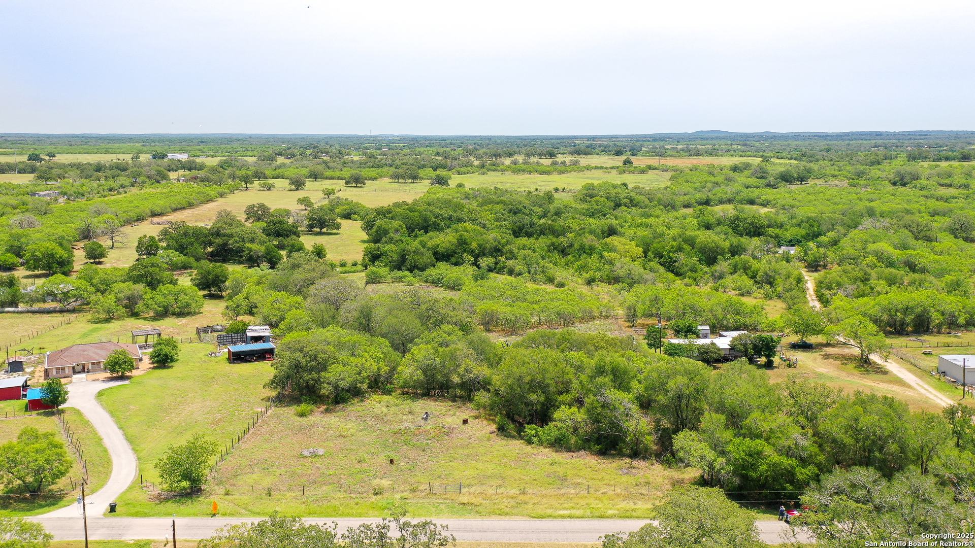 699 McKnight Road Seguin, TX 78155 - Photo 3 of 11 a view of a city