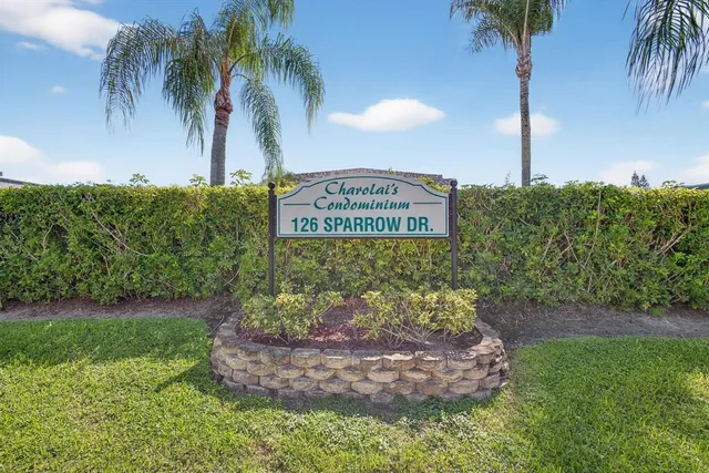 $179,900 | 126 Sparrow Drive, Unit 10B, Royal Palm Beach, FL 33411