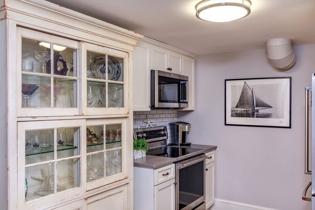 53 Raymond Street Manchester, MA 01944 - Photo 18 of 28