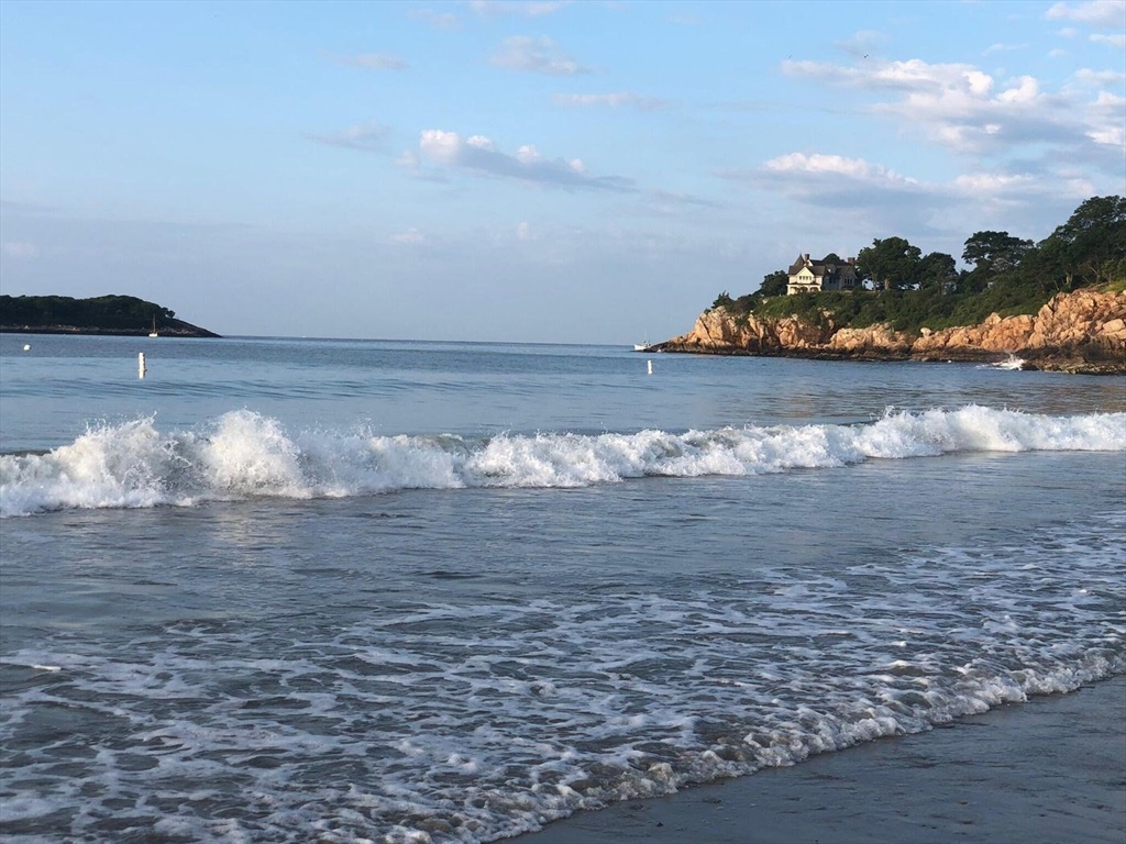 53 Raymond Street Manchester, MA 01944 - Photo 3 of 28