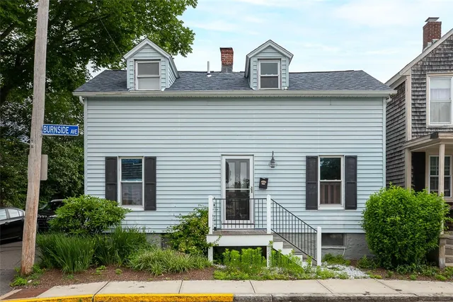 $3,250 | 27 Burnside Avenue, Newport, RI 02840