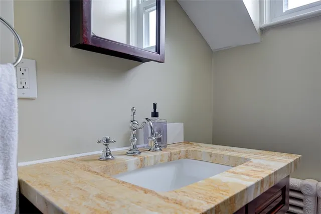 $3,250 | 27 Burnside Avenue, Newport, RI 02840