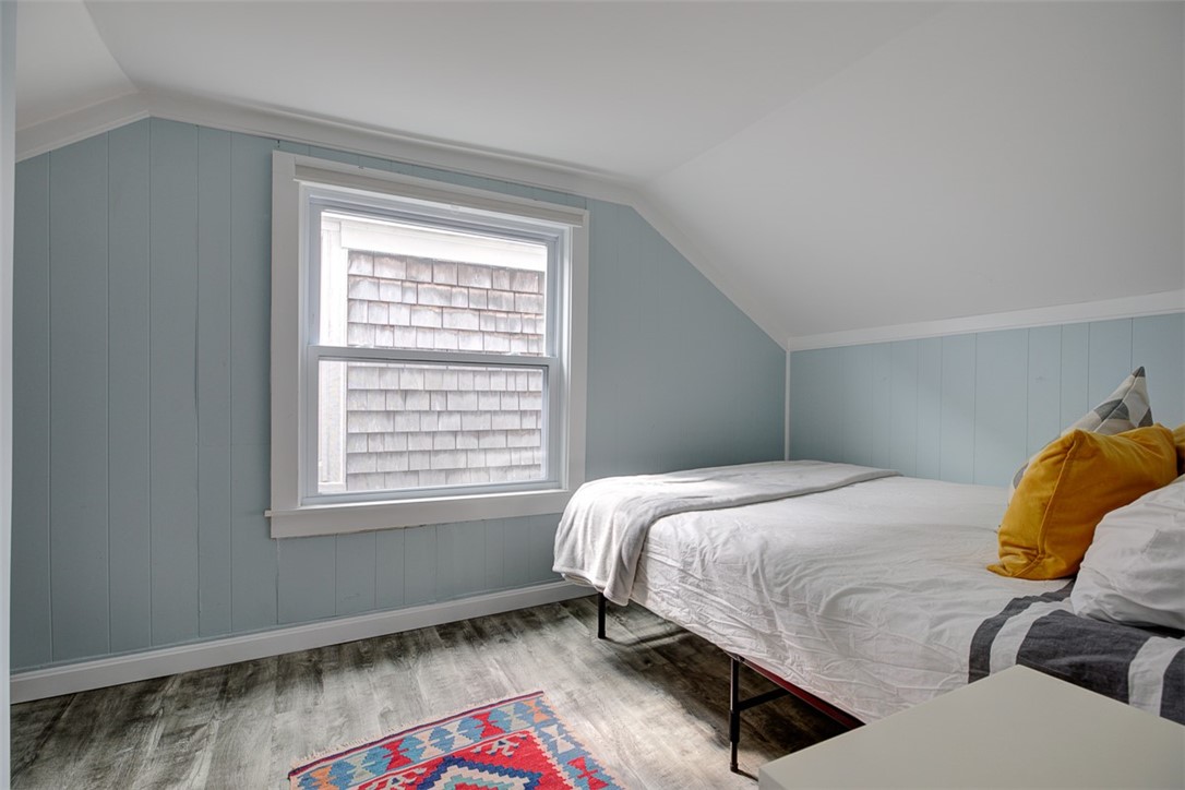 27 Burnside Avenue Newport, RI 02840 - Photo 18 of 22