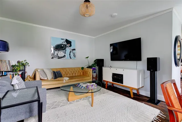 $3,250 | 27 Burnside Avenue, Newport, RI 02840