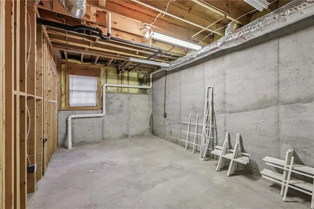 $900,000 | 1306 Annapolis Way, Grayson, GA 30017