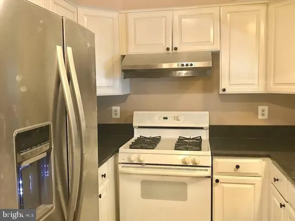 $2,400 | 6090 Netherton Street, Centreville, VA 20120