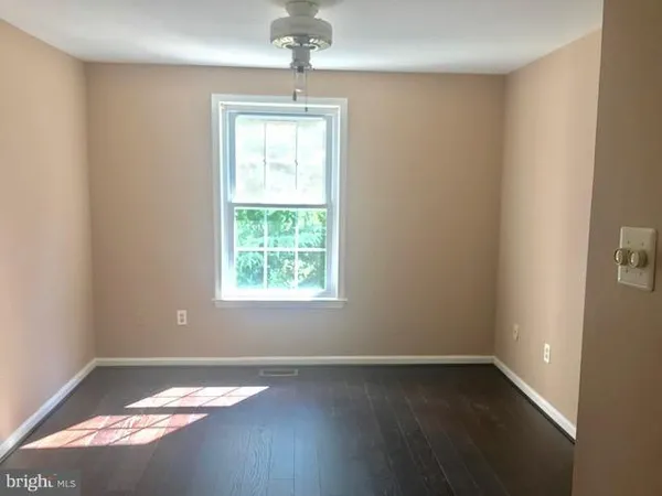 $2,400 | 6090 Netherton Street, Centreville, VA 20120