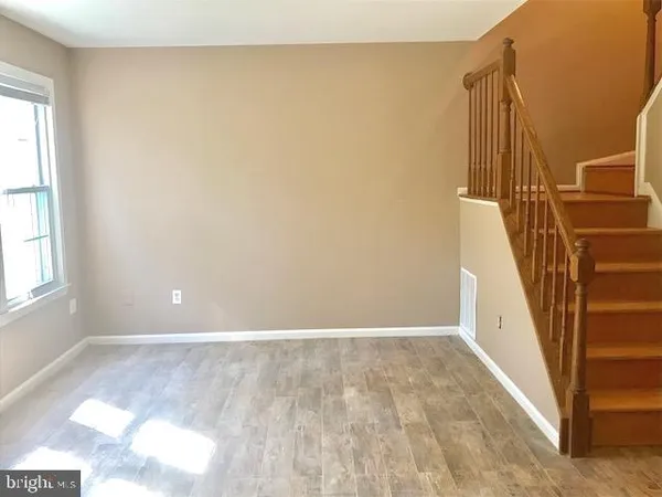 $2,400 | 6090 Netherton Street, Centreville, VA 20120