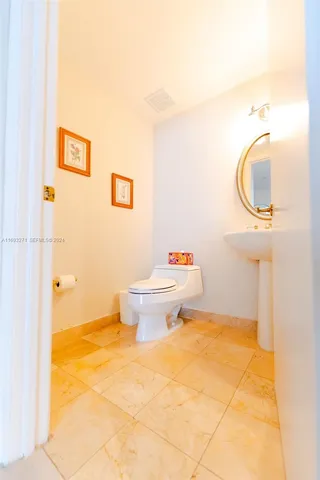 $1,890,000 | 9595 Collins Avenue, Unit N9C, Surfside, FL 33154