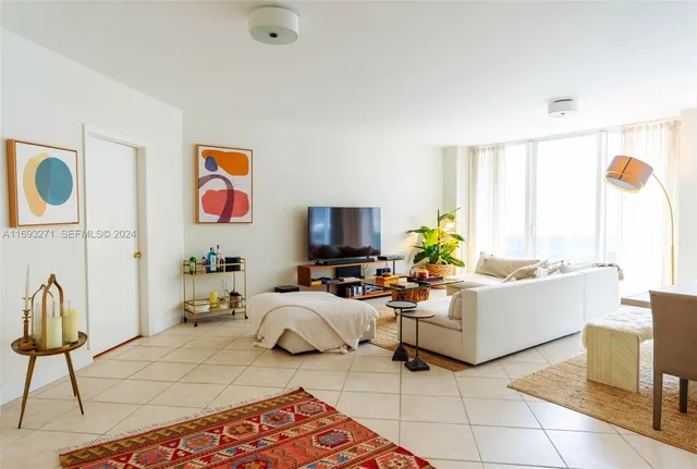 $1,890,000 | 9595 Collins Avenue, Unit N9C, Surfside, FL 33154