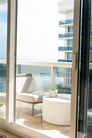 $1,890,000 | 9595 Collins Avenue, Unit N9C, Surfside, FL 33154