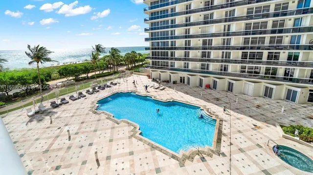 $1,890,000 | 9595 Collins Avenue, Unit N9C, Surfside, FL 33154