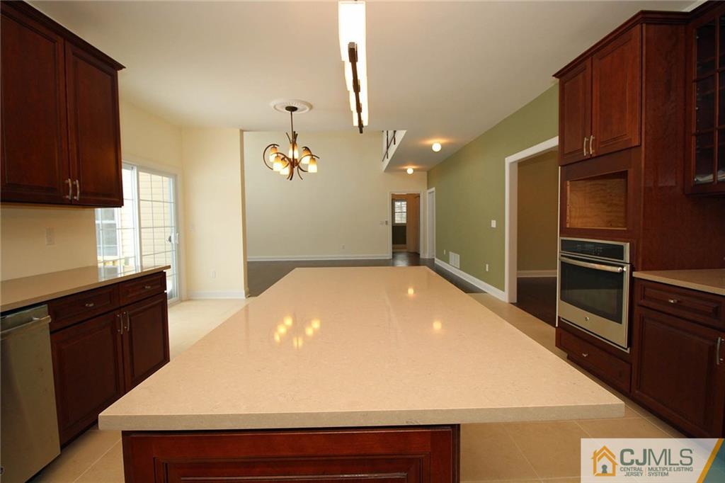 310 Plainfield Road Edison, NJ 08820 - Photo 11 of 21 Gallery Image 11