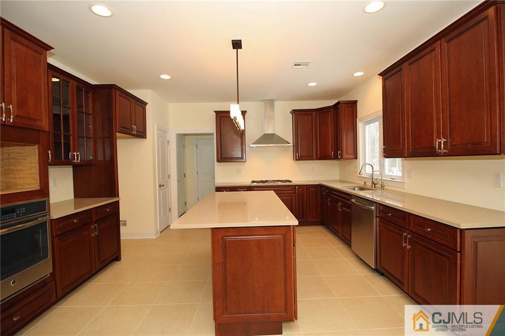310 Plainfield Road Edison, NJ 08820 - Photo 12 of 21 Gallery Image 12