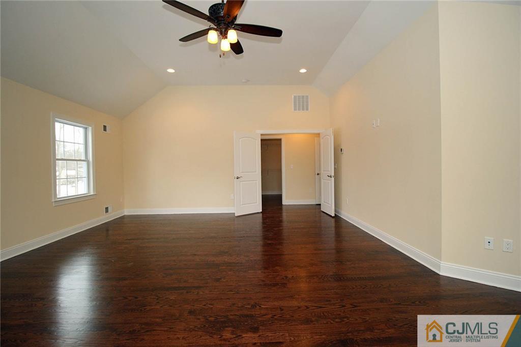 310 Plainfield Road Edison, NJ 08820 - Photo 17 of 21 Gallery Image 17