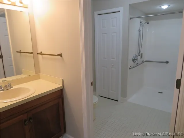 $199,900 | 1710 Charlestown New Albany Road, Unit 17 & 13G, Jeffersonville, IN 47130