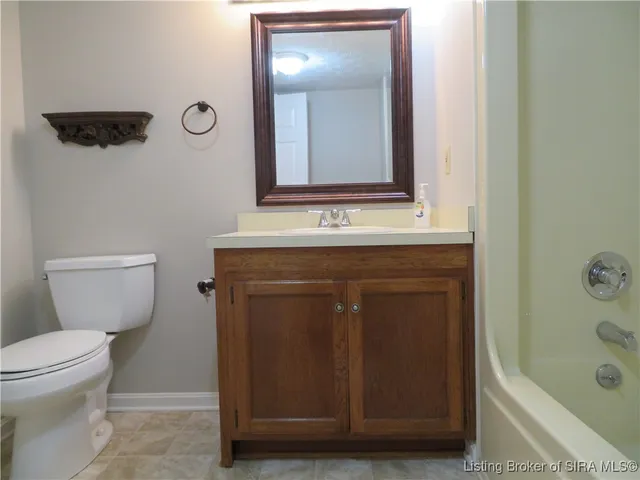 $199,900 | 1710 Charlestown New Albany Road, Unit 17 & 13G, Jeffersonville, IN 47130