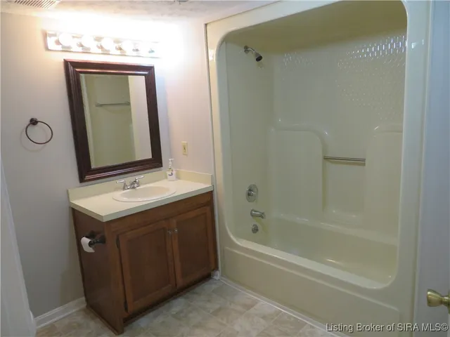 $199,900 | 1710 Charlestown New Albany Road, Unit 17 & 13G, Jeffersonville, IN 47130