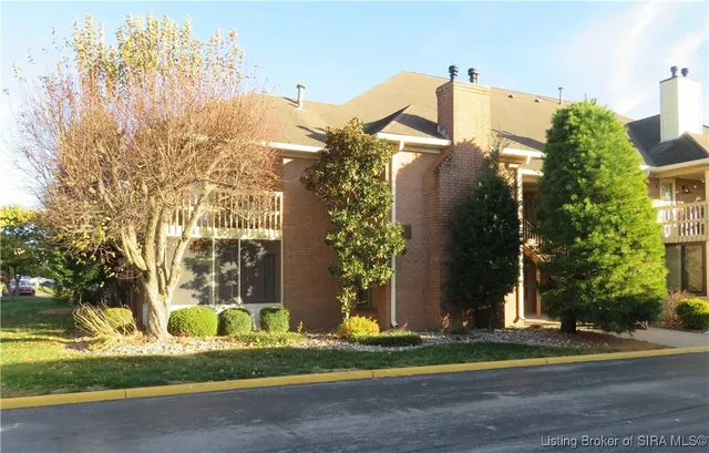 $199,900 | 1710 Charlestown New Albany Road, Unit 17 & 13G, Jeffersonville, IN 47130