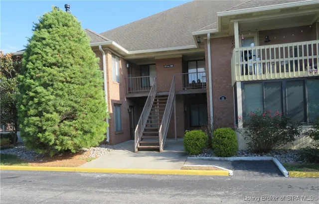 $199,900 | 1710 Charlestown New Albany Road, Unit 17 & 13G, Jeffersonville, IN 47130