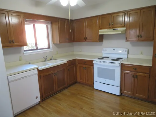 $199,900 | 1710 Charlestown New Albany Road, Unit 17 & 13G, Jeffersonville, IN 47130