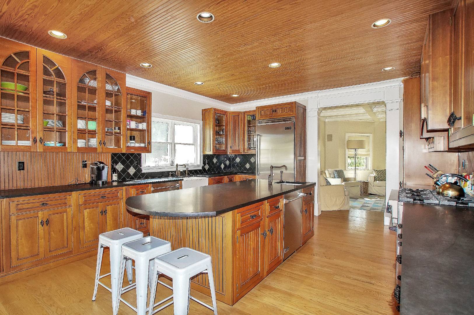 24 Old Main Road Quogue, NY 11959 - Photo 3 of 16