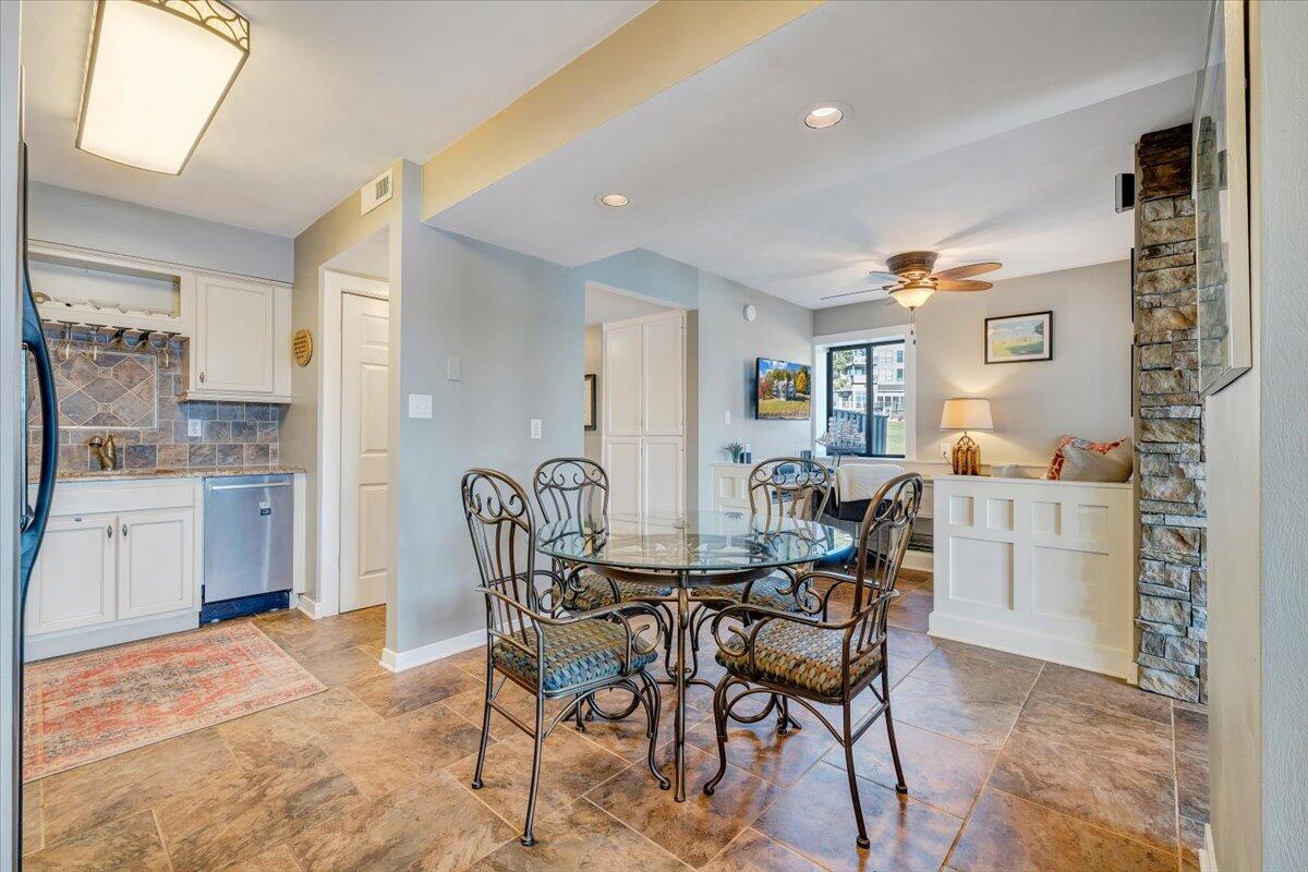 100 Dockside Circle, Unit 201 Moneta, VA 24121 - Photo 21 of 52 17-MIB06052