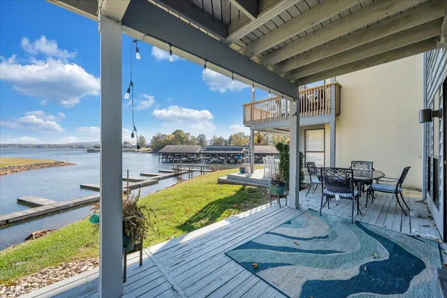 $400,000 | 100 Dockside Circle, Unit 201, Moneta, VA 24121