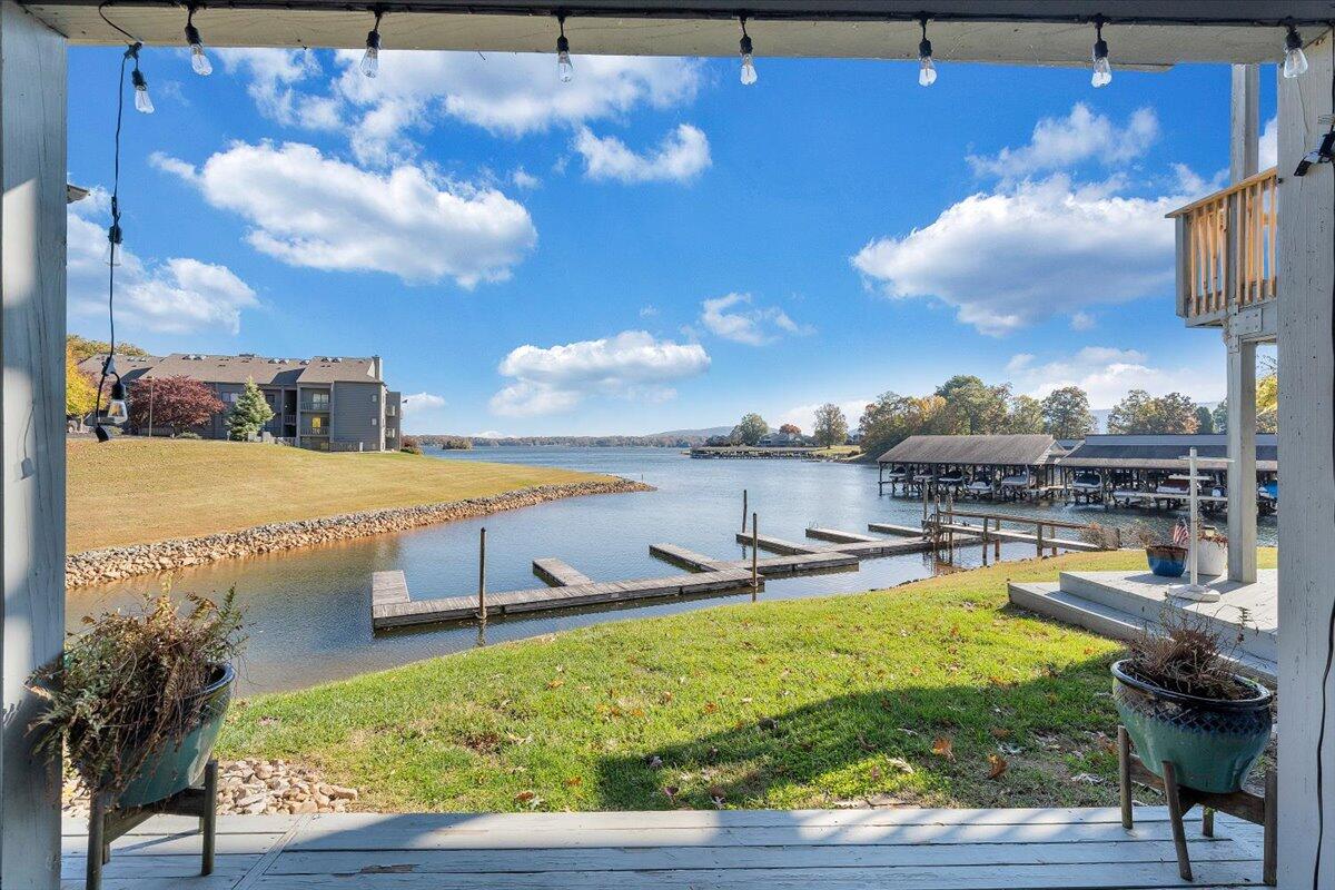 100 Dockside Circle, Unit 201 Moneta, VA 24121 - Photo 44 of 52 04-MIB06115