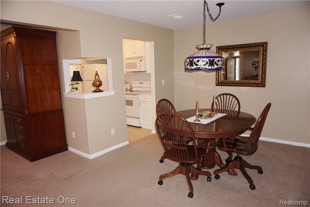 3637 Tremonte Circle, Unit 250 Rochester, MI 48306 - Photo 10 of 21 DSC03210.JPG