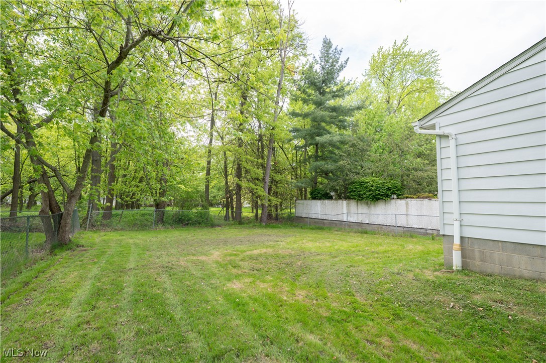 1604 Edgefield Road Lyndhurst, OH 44124 - Photo 31 of 32