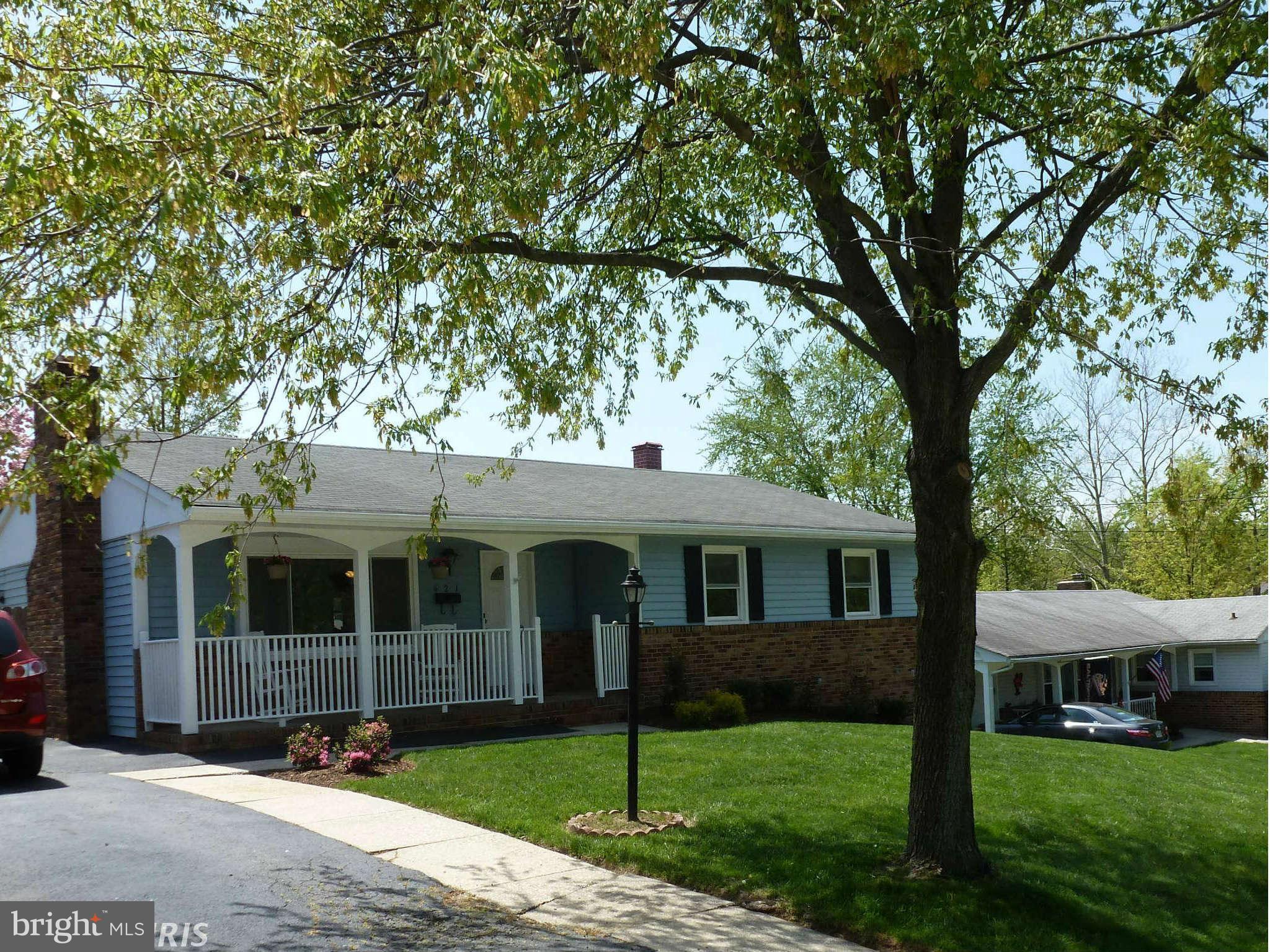 621 Cleveland Road Linthicum Heights, MD 21090 - Photo 1 of 30 Front with parking