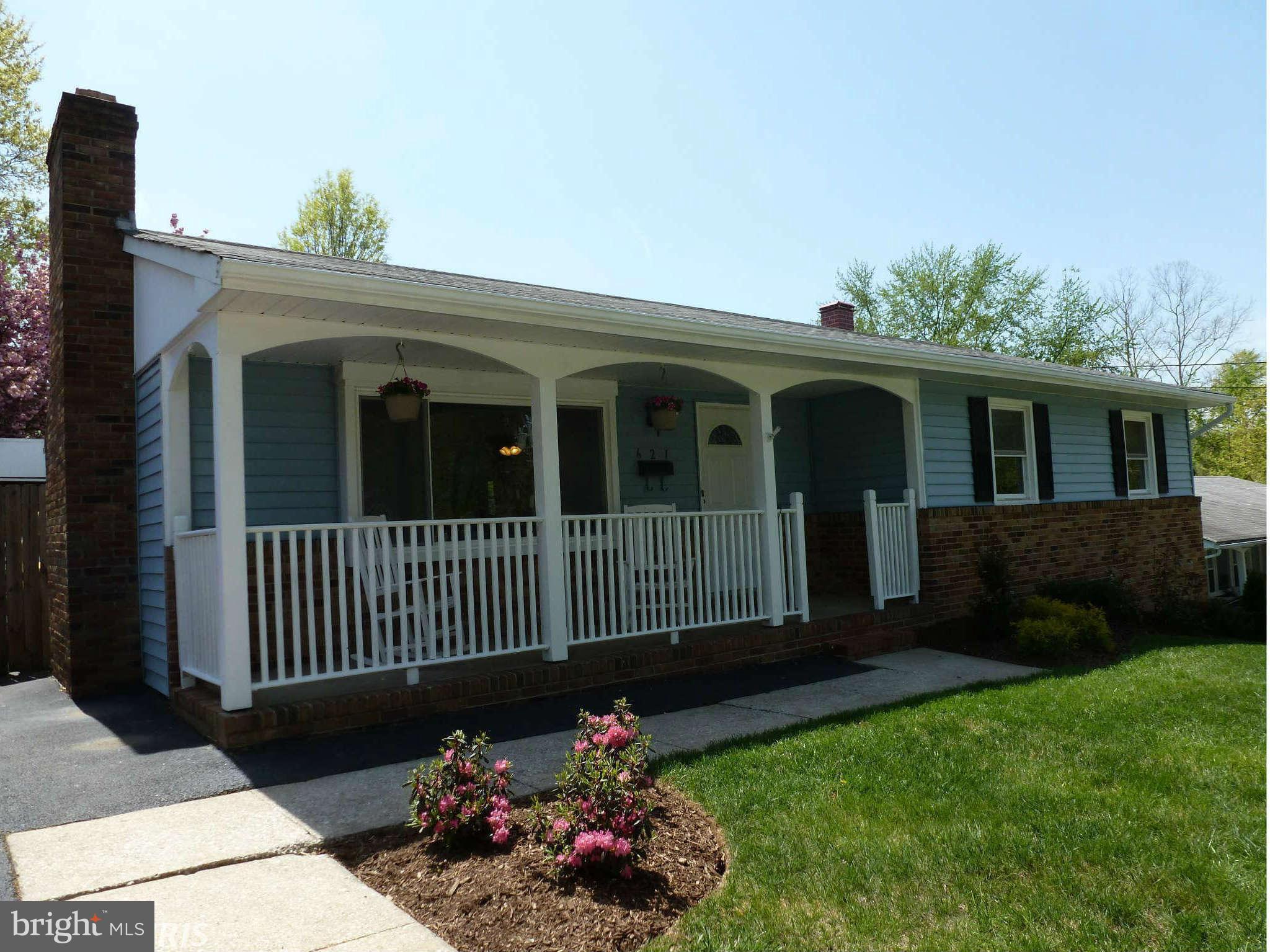 621 Cleveland Road Linthicum Heights, MD 21090 - Photo 2 of 30 Exterior (Front)