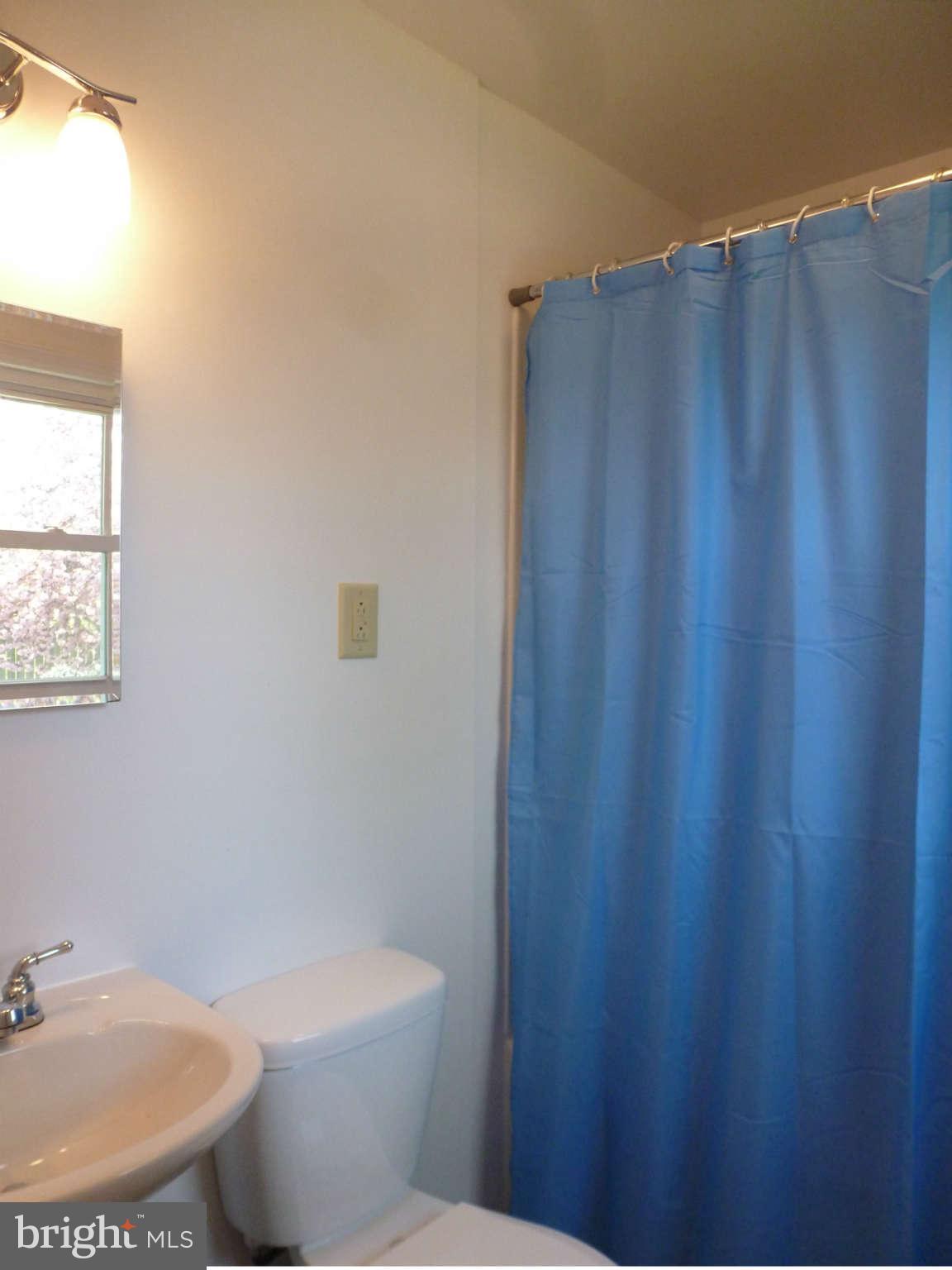 621 Cleveland Road Linthicum Heights, MD 21090 - Photo 18 of 30 Full master bathroom