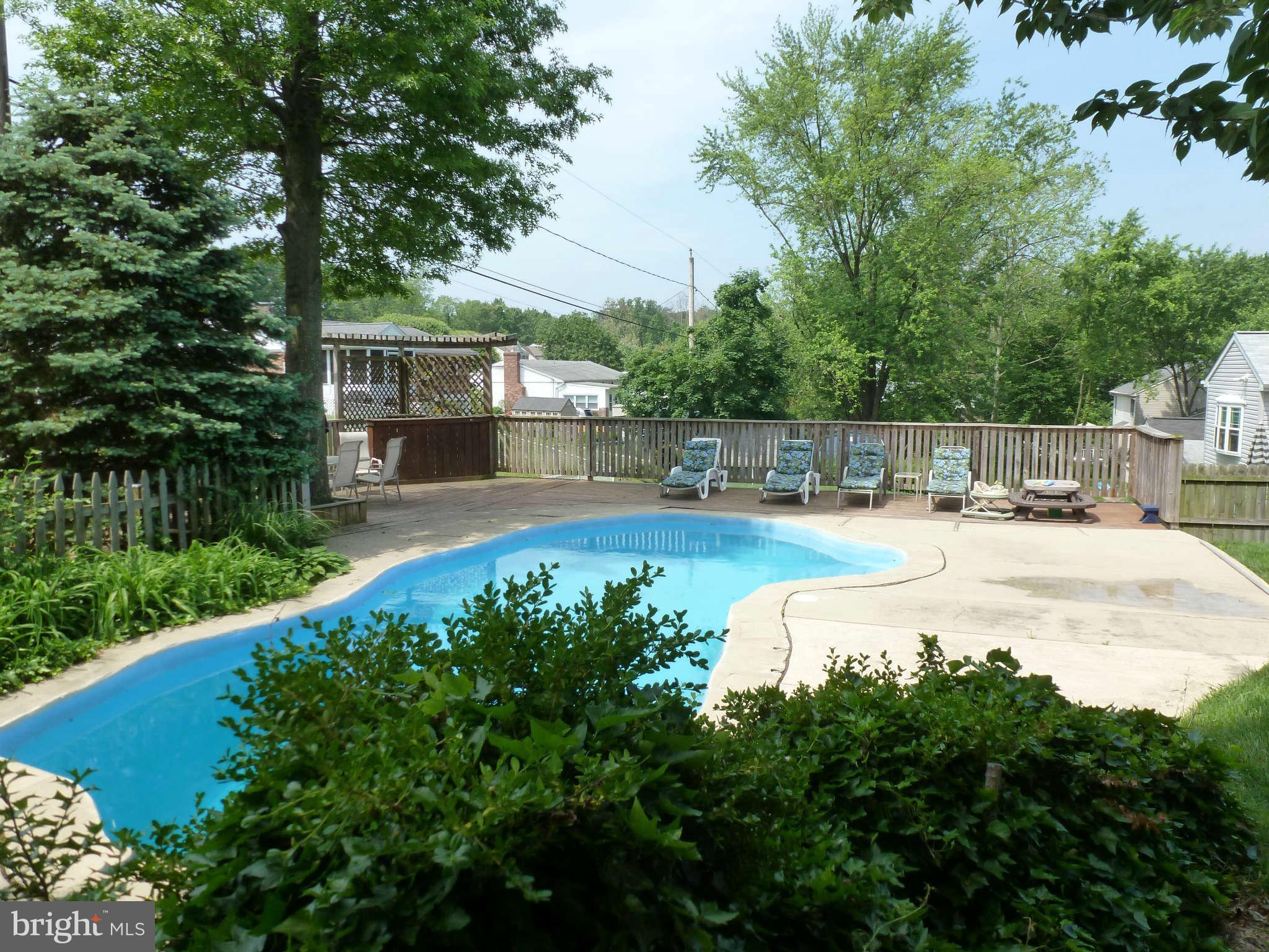 621 Cleveland Road Linthicum Heights, MD 21090 - Photo 3 of 30 Summer in the Pool